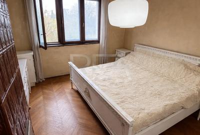 Apartament cu 3 camere decomandat, mobilat în P-ța Victoriei