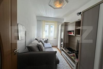 Apartament cu 3 camere, decomandat, Valea Aurie - 3