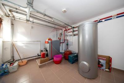 Casă individuală cu 8 camere cu Canalizare în Moieciu - 45