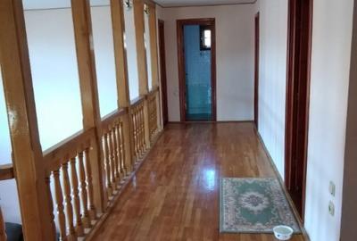 Casă cu 7 camere cu Teren 5000 Mp în Provița de Jos - 1