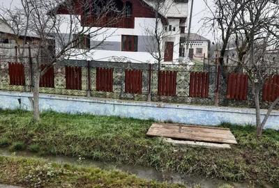 Casă cu 6 camere cu Teren 5400 Mp în Central - 5