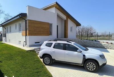 Casă cu 5 camere cu Teren 565 Mp în Snagov