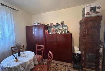 Casă individuală cu 3 camere cu Canalizare în Utvin