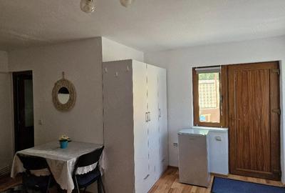 Apartament cu 2 camere decomandat în Gară