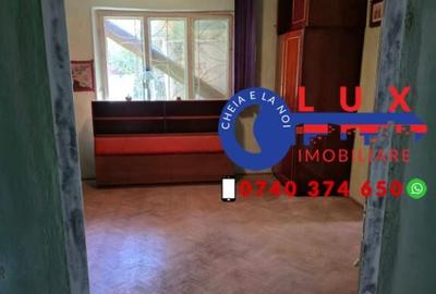 Casă cu 4 camere cu Teren 375 Mp în Piața Nouă