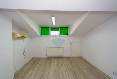 Vila de inchiriat, nemobilata, multifunctionala,  Aparatorii Patriei - 32