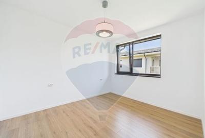 Casa / Vila cu 4 camere de vanzare in Bucuresti Ilfov, Otopeni - 9