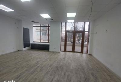 Spațiu comercial, de 106 mp, în Casa de Cultură