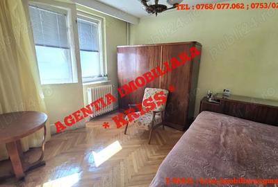 Apartament cu 4 camere decomandat în Teilor - 9