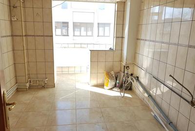 Apartament cu 3 camere decomandat în Obor - 4