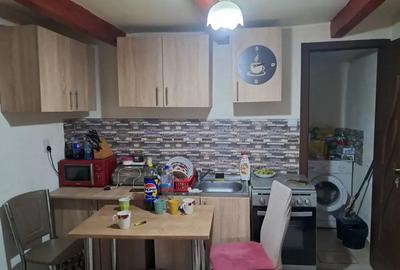 Casă cu 3 camere cu Teren 635 Mp în Central - 2