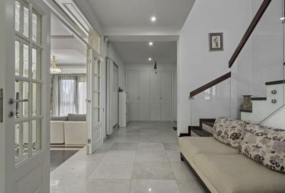 Vila clasică cu piscină și teren generos, într-un cadru verde, zona Băneasa - 7