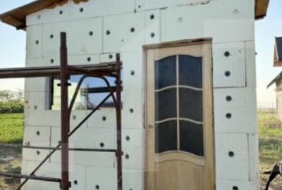 Casă cu 2 camere cu Teren 650 Mp în Central - 2