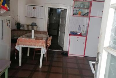 Reco Casa 2 camere curte comuna central - 6