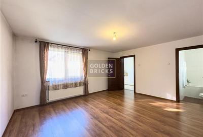 Casă individuală cu 6 camere cu Canalizare în Domenii - 9