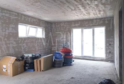 Duplex cu 4 camere cu Canalizare în Iris