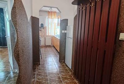 Apartament cu 2 camere decomandat în Republicii