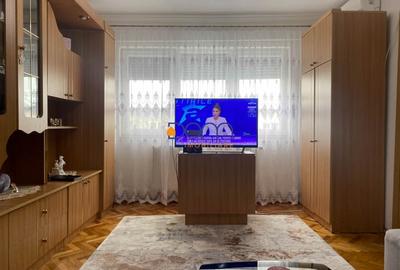 De vanzare apartament renovat si utilat - 2