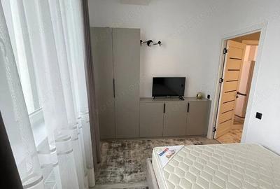 Garsonieră decomandată în P-ța Romană