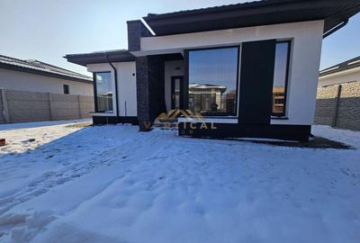 Casa parter de inchiriat cu 3 camere - comuna Berceni - 1