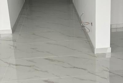 Casă cu 4 camere cu Canalizare în Central - 3