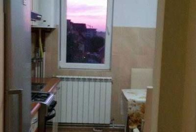 Apartament cu 3 camere decomandat în Turnișor - 1