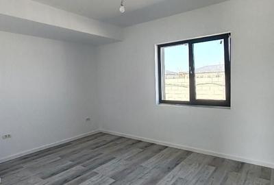 Casă cu 4 camere în Olteni - 6