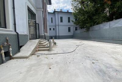 Casă individuală cu 21 camere cu Canalizare în P-ța Romană - 4