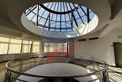 Spațiu comercial, de 477 mp, în Central - 7