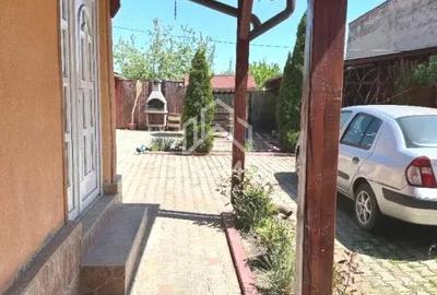 Casă cu 4 camere cu Teren 960 Mp în Oarda - 1