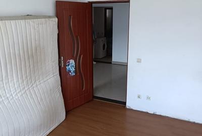 Apartament cu 3 camere semidecomandat, mobilat în Fundeni - 8
