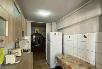 Apartament decomandat 2 camere, 45 mp + balcon, etaj 6/8, zo - 8