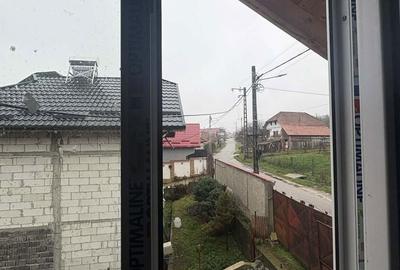Casă cu 4 camere în Cetățeni - 12