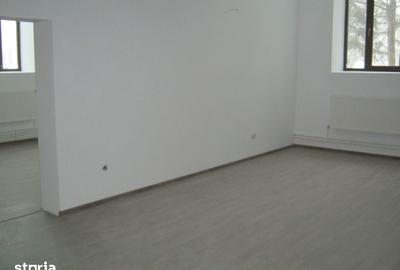Spațiu comercial, de 450 mp, în Central - 6