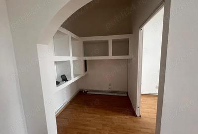 Apartament cu 3 camere semidecomandat în Central - 5