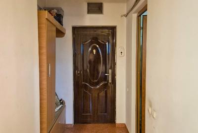PARTICULAR VAND GARSONIERA - 2