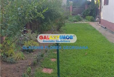 Casă cu 8 camere cu Garaj în Odăi - 2