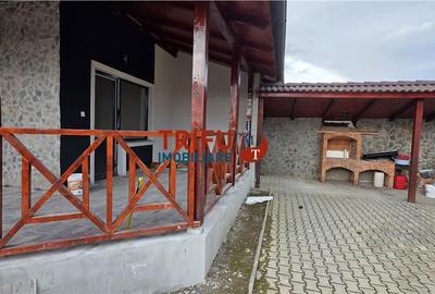 Casă cu 5 camere cu Teren 320 Mp în Micești