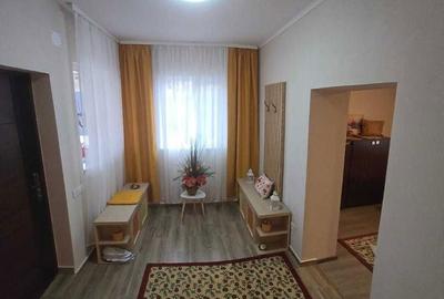 Casă cu 4 camere cu Teren 90 Mp în Central - 2