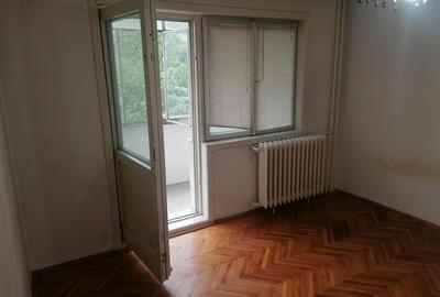 Decomandat Etaj 1 cu 2 Balcoane zona Soarelui - 5