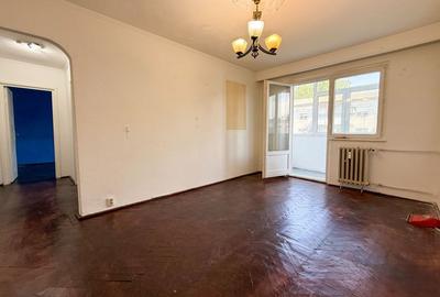 Apartament cu 3 camere semidecomandat în Km 5 - 2