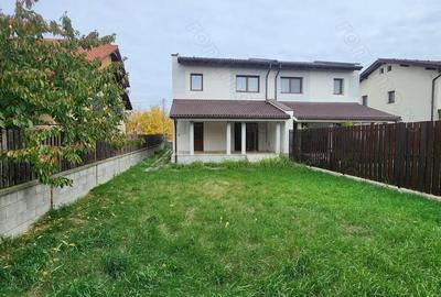 Casă cu 4 camere cu Teren 325 Mp în Moșnița Veche