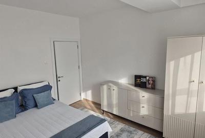 Garsonieră decomandată în Titan