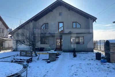 Casă cu 5 camere cu Teren 983 Mp în Miroslava