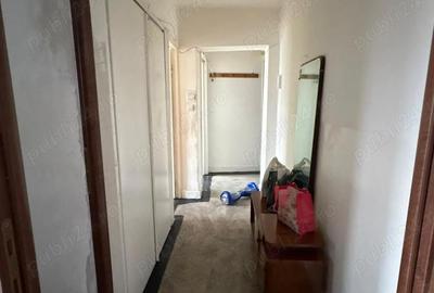 Apartament cu 3 camere semidecomandat în Central - 2