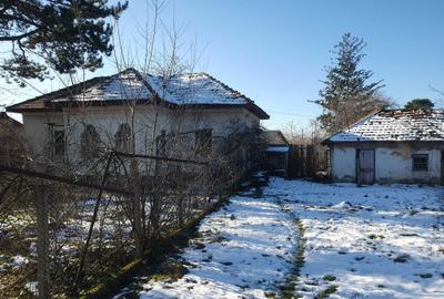 Teren de 2700 mp, în Dobrești - 1