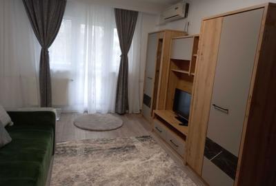 Apartament cu 2 camere decomandat în Apărătorii Patriei - 3