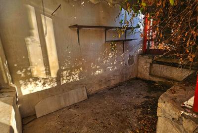 Casă individuală cu 5 camere cu Canalizare în Central - 9