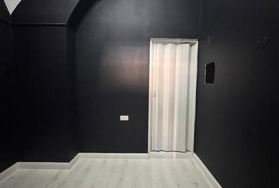 Spațiu comercial, de 60 mp, în Central - 4