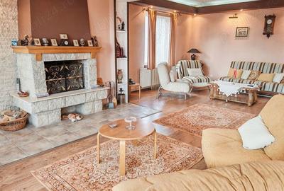 Casă cu 6 camere cu Teren 1500 Mp în Feldioara - 1